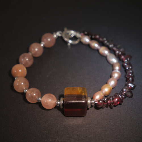 Deep Vision: O'Keeffe Inspired Fluorite & Strawberry Quartz Bracelet——A velvety palette for strength and intuition.