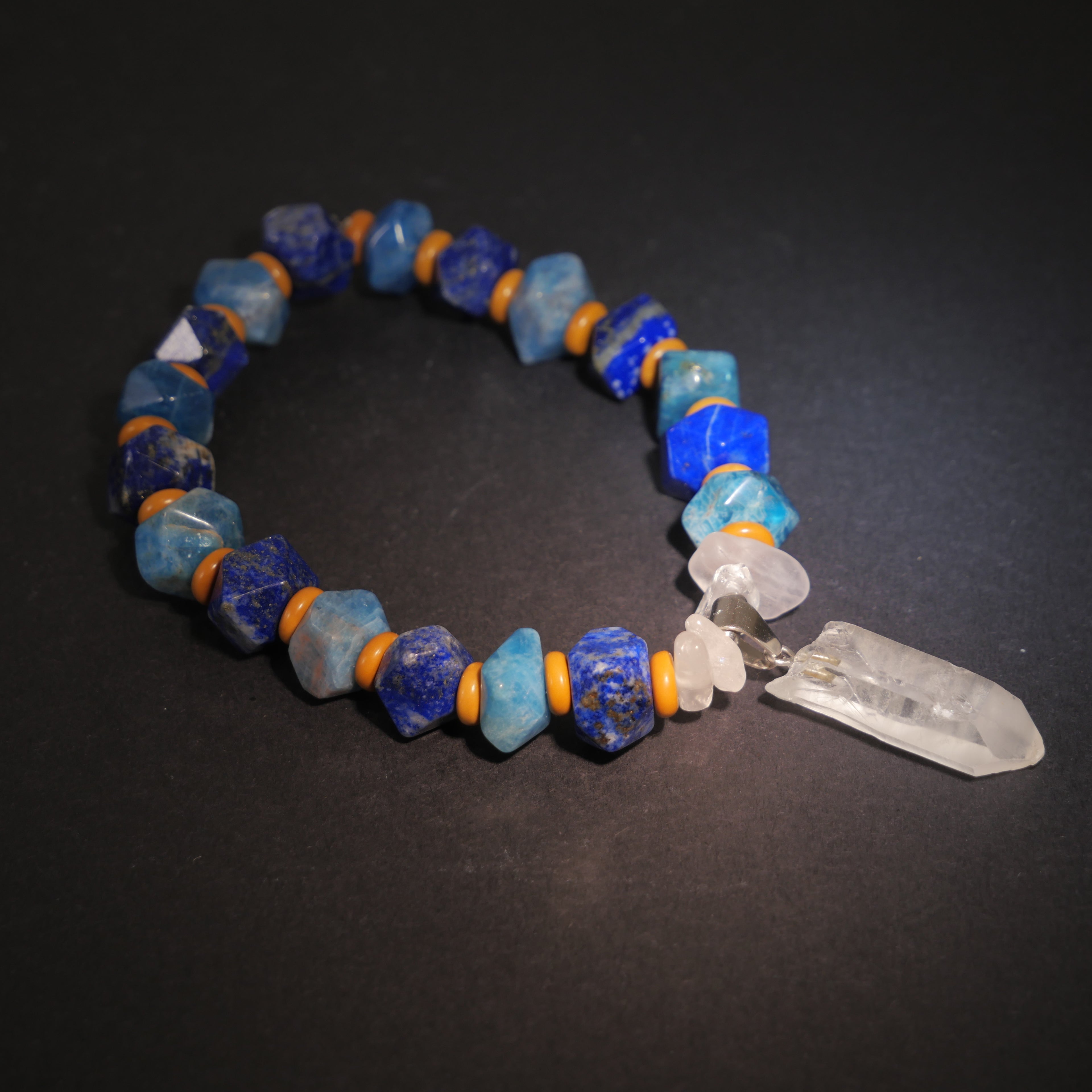 Saint-Rémy Blue: Van Gogh Inspired Lapis Lazuli & Apatite Bracelet——A rhythmic palette for creative vision.