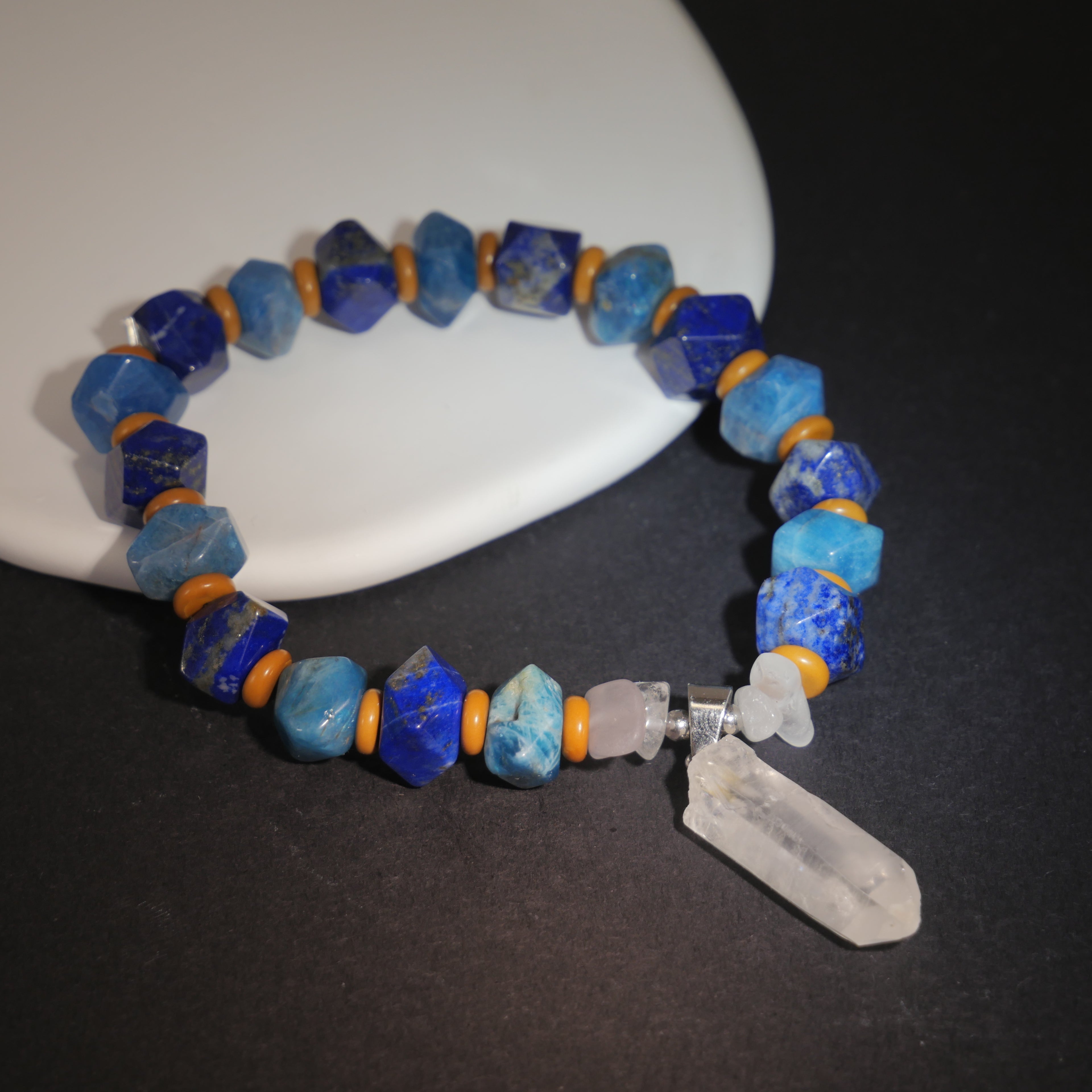 Saint-Rémy Blue: Van Gogh Inspired Lapis Lazuli & Apatite Bracelet——A rhythmic palette for creative vision.