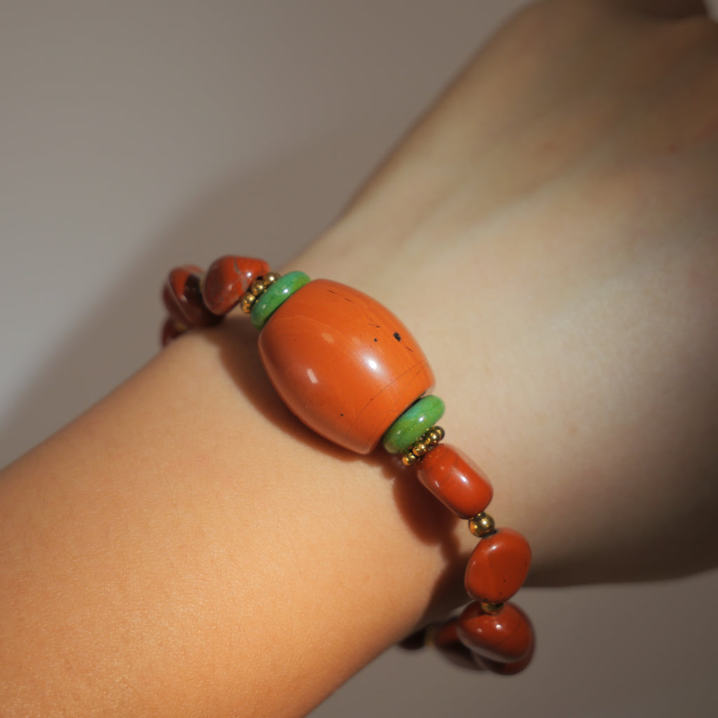 Radiant Flame: O'Keeffe Inspired Red Jasper & Malachite Bracelet——A fiery palette for vitality and passion