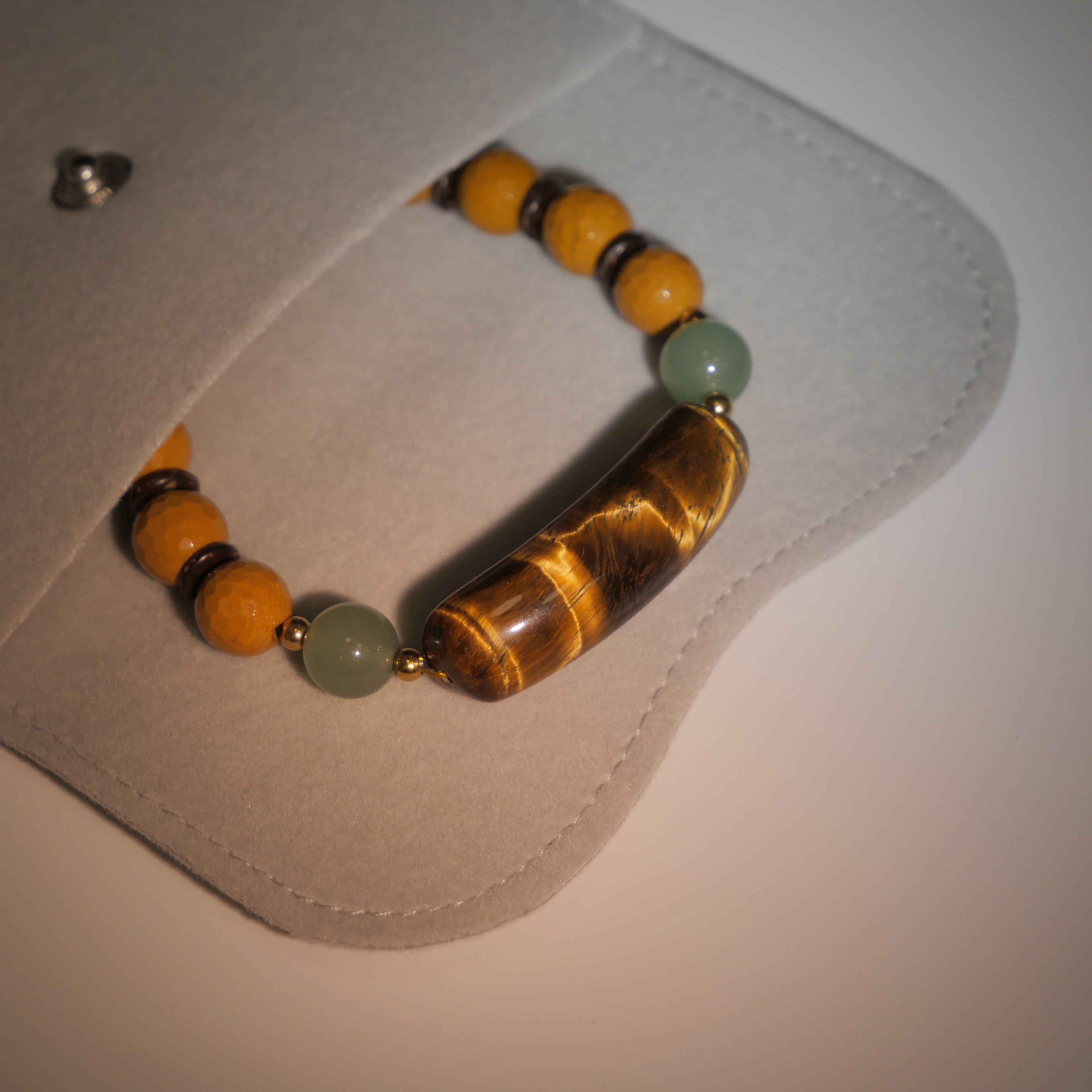 Enigmatic Gaze: Da Vinci Inspired Tiger's Eye & Mookaite Bracelet ——A Renaissance palette for wisdom and femininity